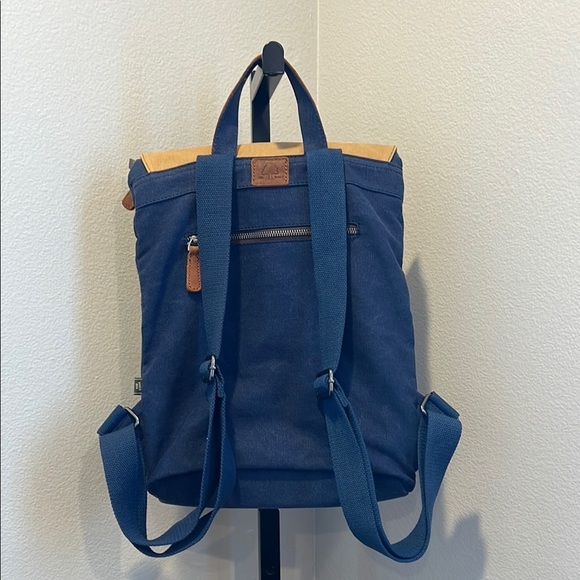 Blue and Tan Roll-Top Backpack with Vintage Style NWOT - Picture 3 of 6